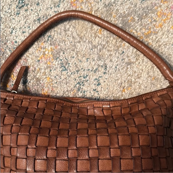 MAKE AN OFFER - MARTA PONTI Brown Woven Leather Shoulder Bag - Picture 3 of 7